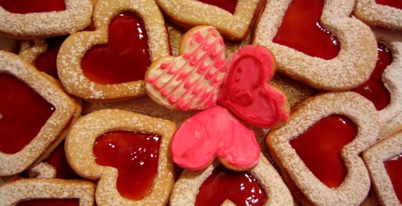 heart-cookies-1-1483008-586x300